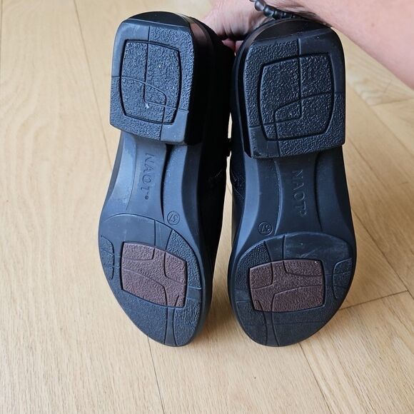 NAOT Helm Black Leather with Suede Ankle Boots Booties - Womens‎ Size EU 37 US 6 - Picture 12 of 12